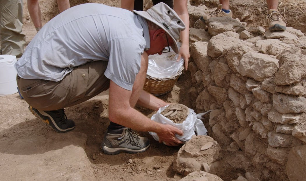 Peter van Dommelen at archaeology site