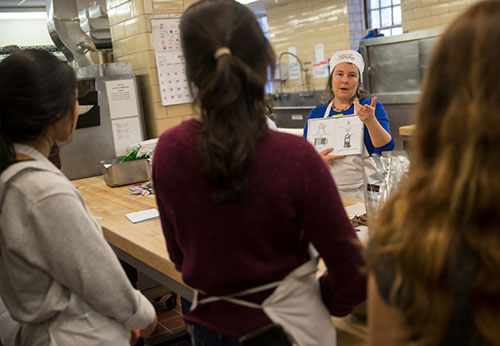 Lorenz shows the workshop participants gelato recipe book