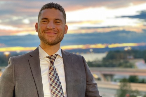 U.S. Navy veteran dives deep into Brown's Open Curriculum - Vimarsana News