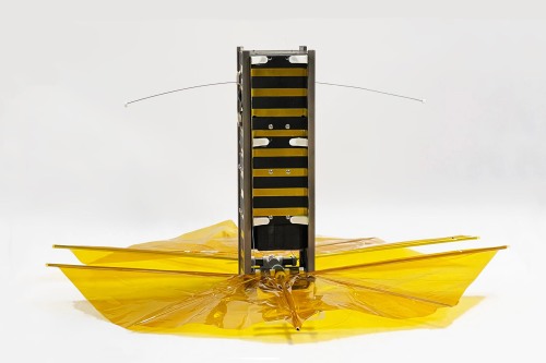 Satellite built by Brown students and launched by SpaceX shows a low-cost way to reduce space junk - Vimarsana News