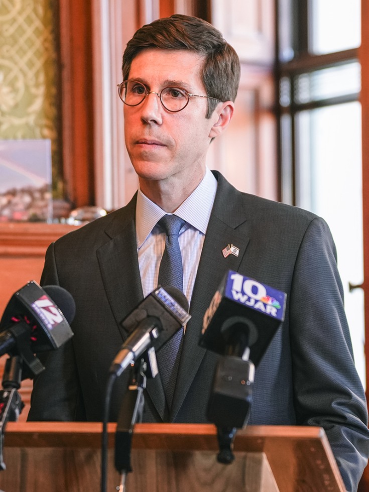 Mayor Brett Smiley at podium