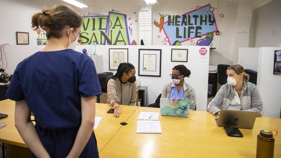 WAMS students at Clinica Esperanza