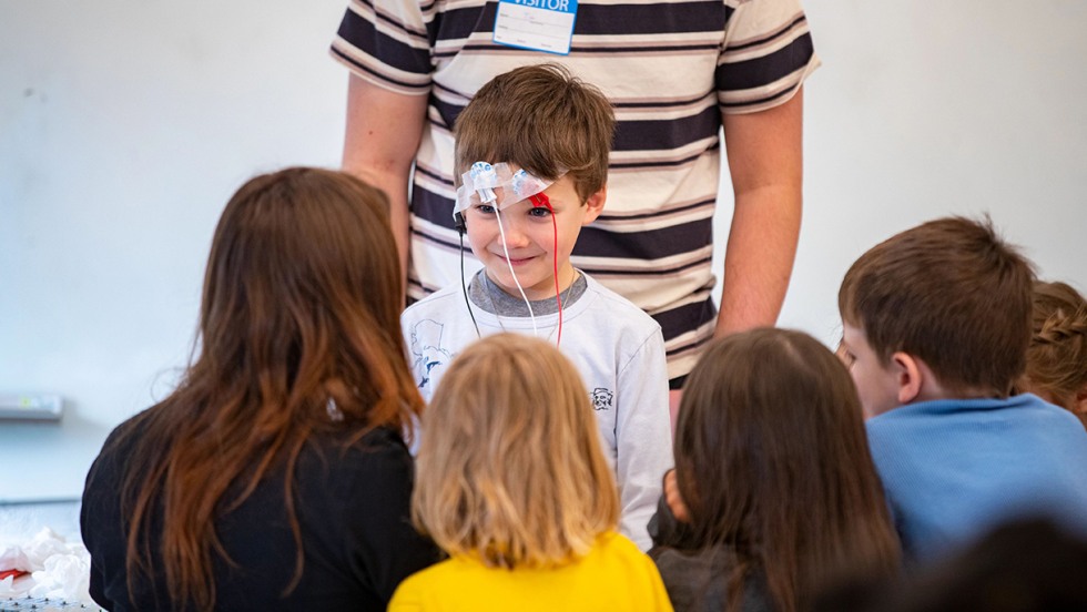 VG Brain Week School visit electrodes