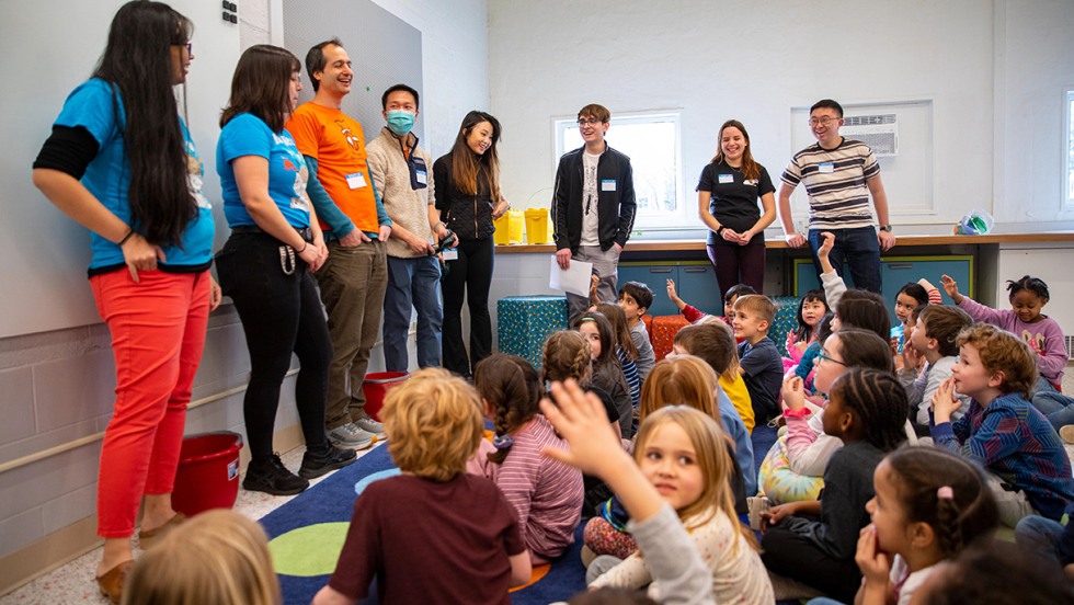 VG Brain Week School visit volunteers
