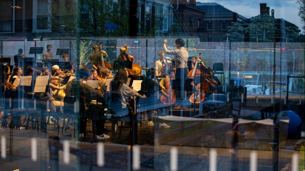 Orchestra and chorus rehearsals in The Lindemann