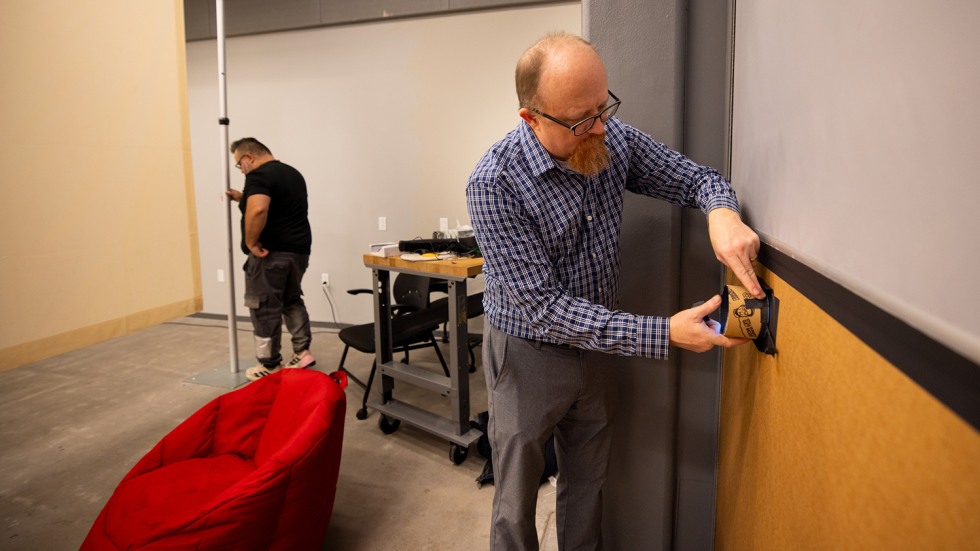 setting up camera obscura