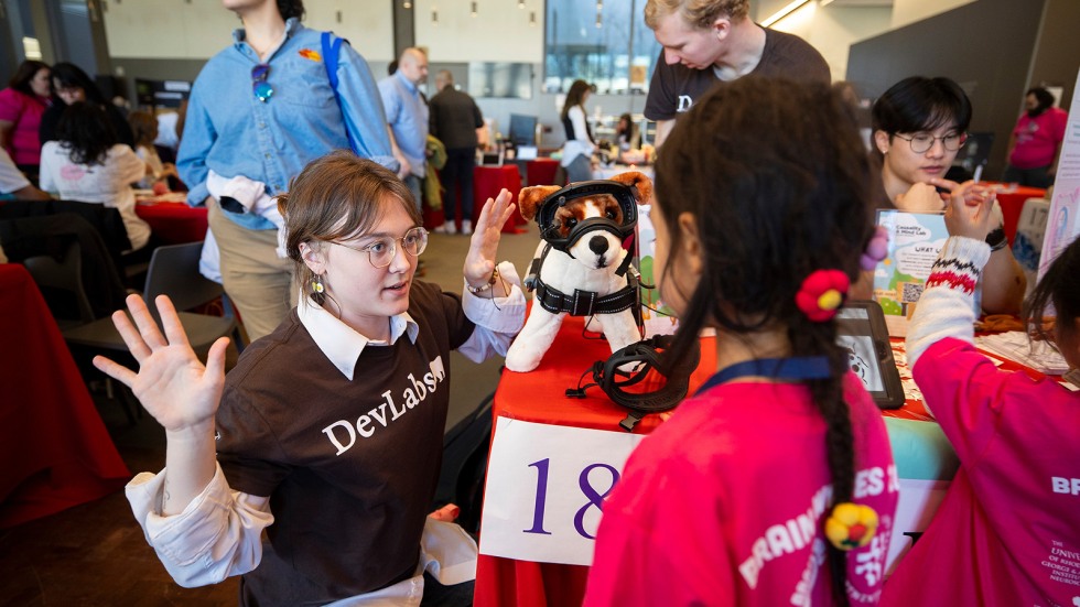 kids engage with Brown researchers 