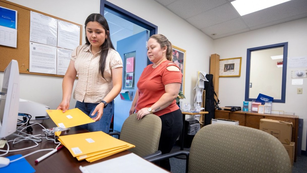 Women working in office 