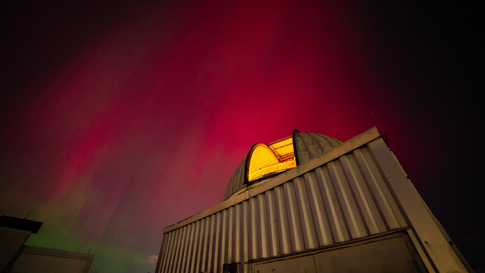 Barus and Holley with northern lights