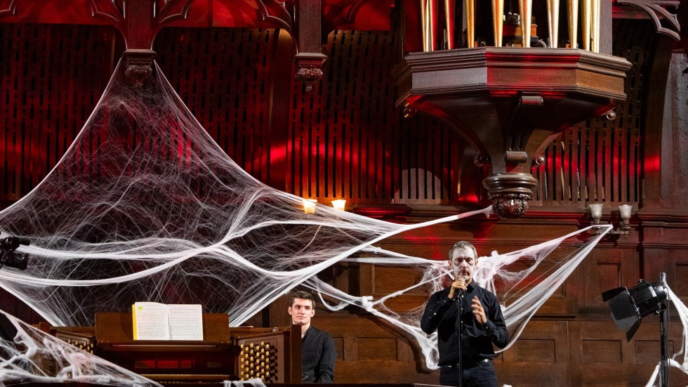 Mark Steinbach on organ balcony