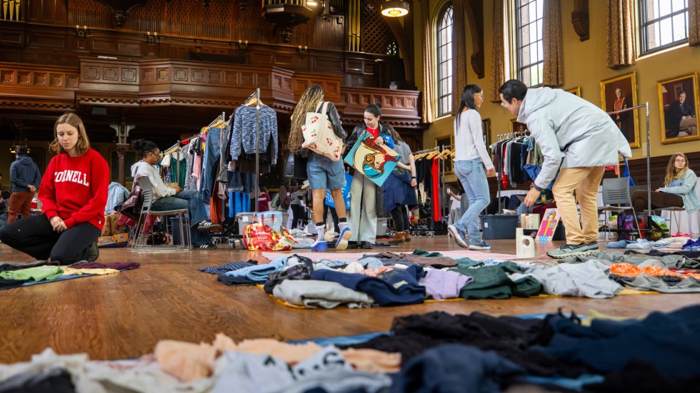 Students take a look around Senior Swap