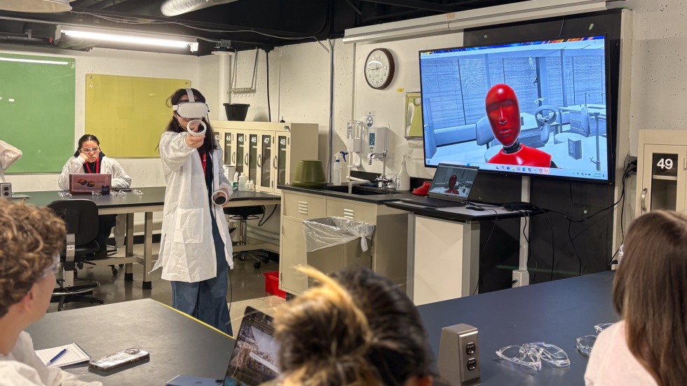 students in CSI course
