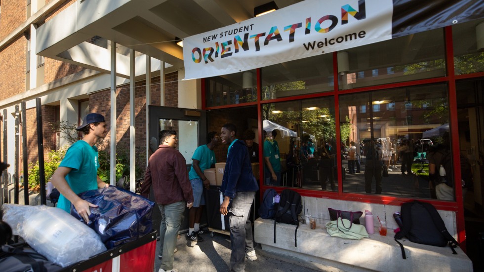 Students move in to residence halls