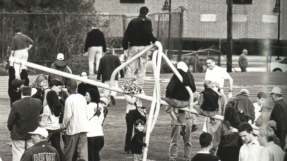 Goalpost parade after 1999 Ivy win 