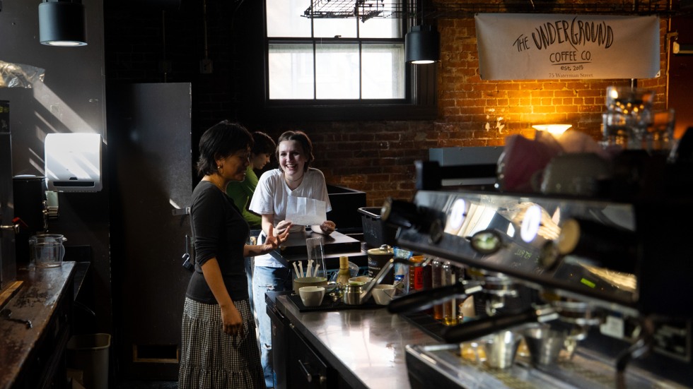 Eleanor Dushin talks to barista