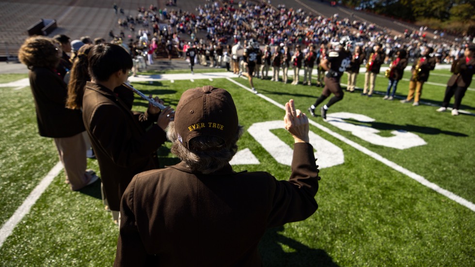 Band cheers on players