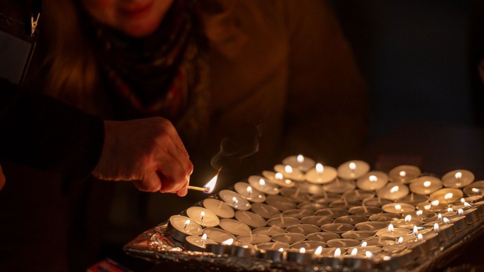 candle lighting at Brown RISD Hillel
