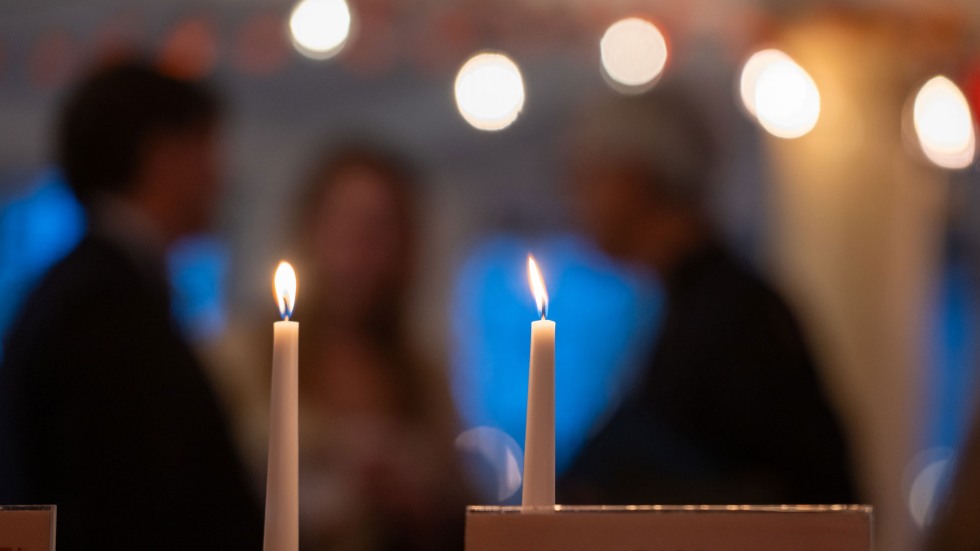 candle lighting at Brown RISD Hillel