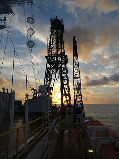 An image of the JOIDES Resolution drilling rig