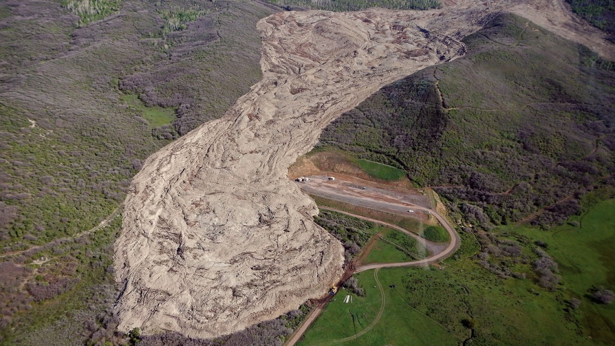 Vibrations make large landslides flow like fluid Brown University