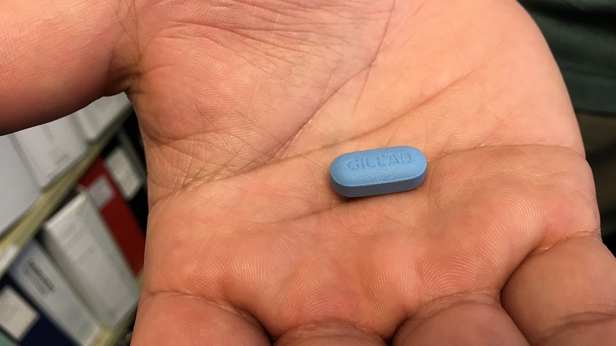 HIV patients sticking with therapy longer, Medicaid data show Brown