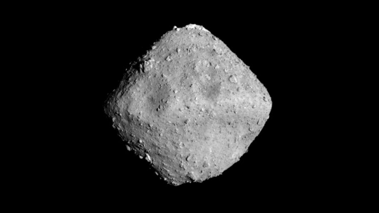 地球にインポートされた小惑星のサンプルは、ブラウンを間近ます。