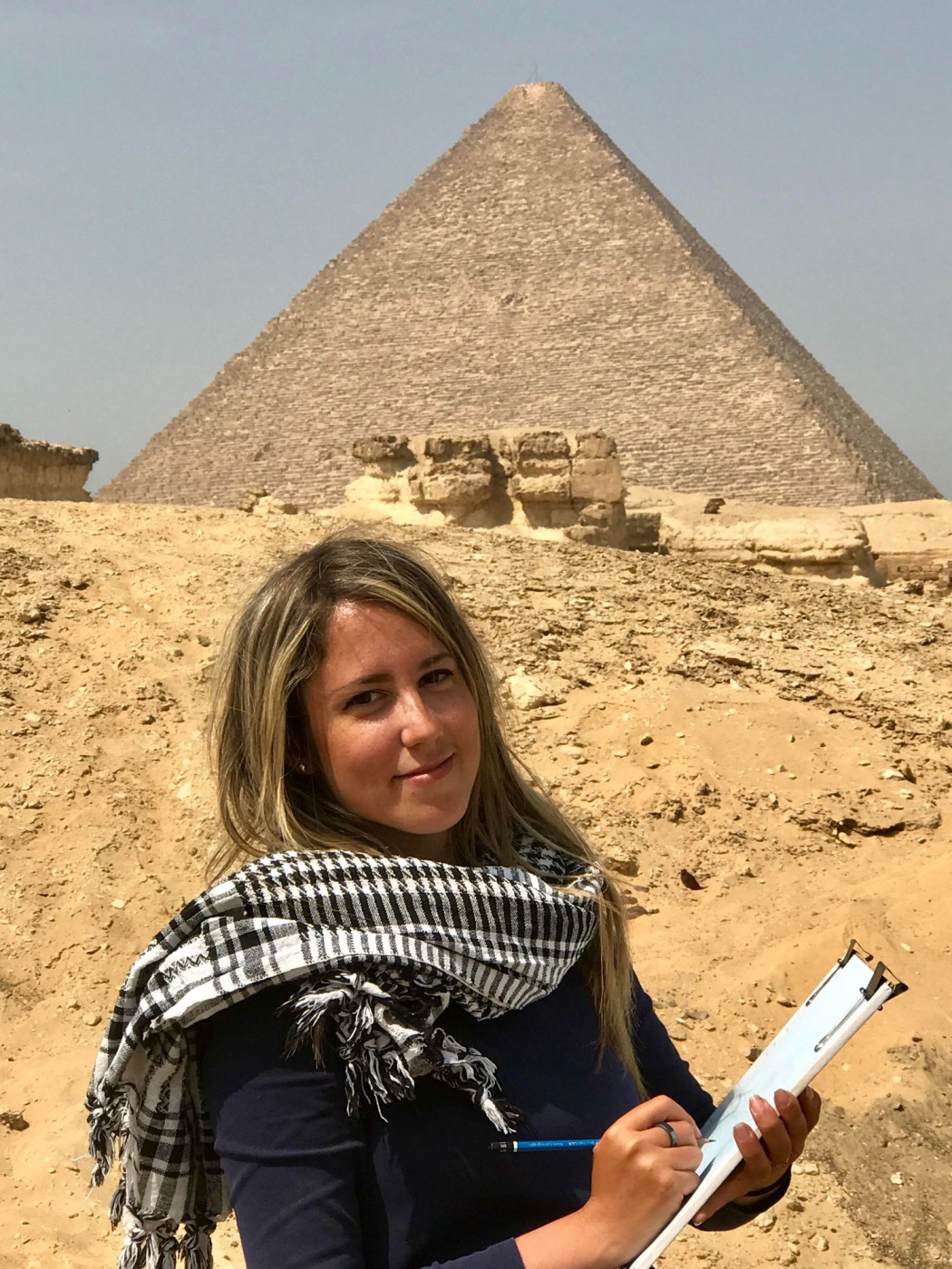 Vicky Almansa-Villatoro in front of a pyramid in Giza, Egypt